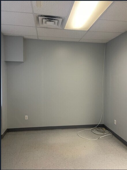 More Photos Of 244 Olive St, South Bend Light Manufacturing For Lease