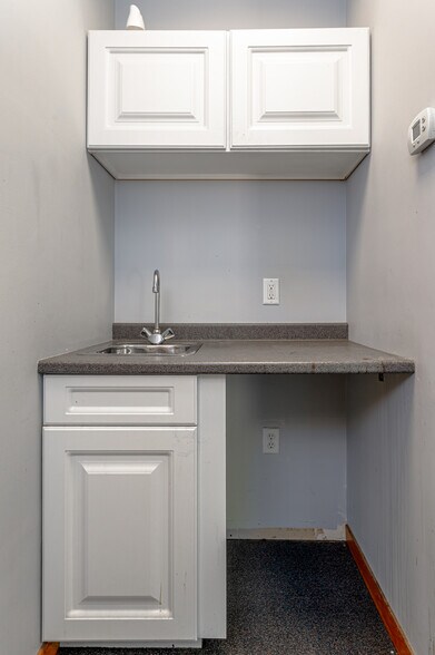 More Photos Of 131 Leeder Hill Dr, Hamden Warehouse For Sale