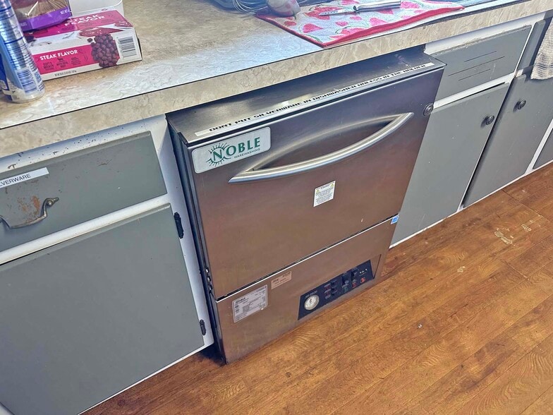 More Photos Of 982 W Center St, Sheppton Bar For Sale