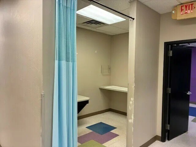 More Photos Of 12516 N May Ave, Oklahoma City General Retail For Lease