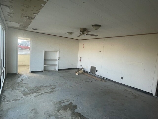 More Photos Of 1300 E Main St, Ravenna Auto Dealership For Lease