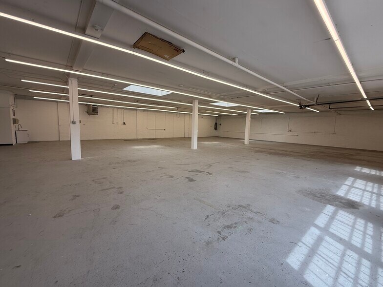 More Photos Of 1438 S Cherokee St, Denver Warehouse For Lease