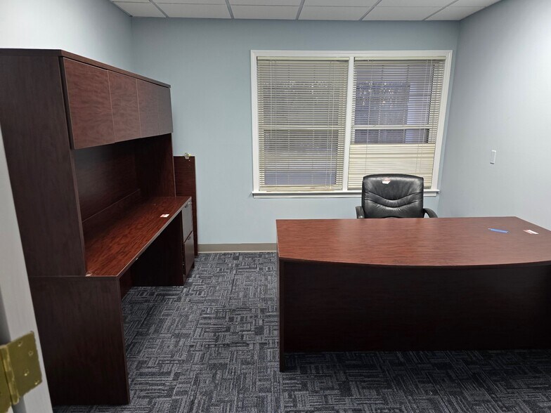 More Photos Of 147 Union Ave, Middlesex Office For Lease