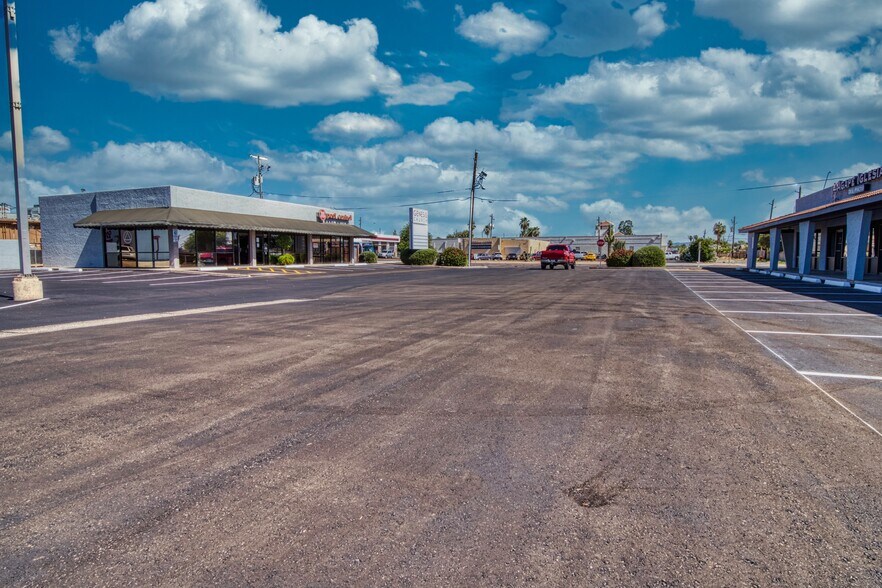 More Photos Of 13611-13663 N 32nd St, Phoenix Storefront For Lease