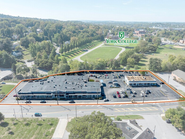 Primary Photo Of 928-976 S George St, York Unknown For Lease