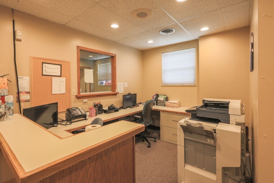 More Photos Of 5830 N High St, Worthington Office For Lease