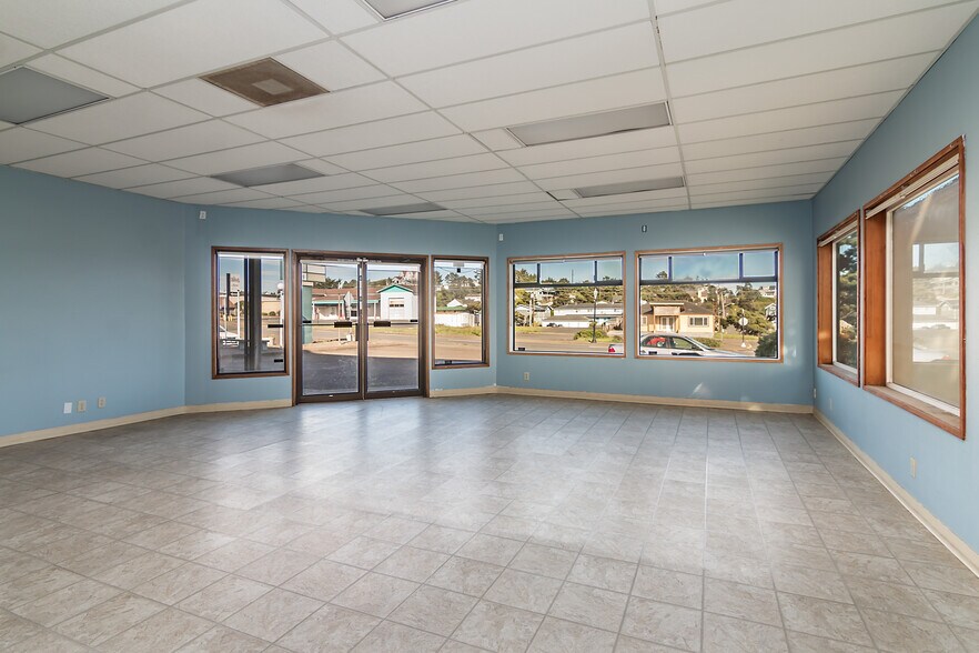 More Photos Of 644 SW Coast Hwy, Newport Office For Sale