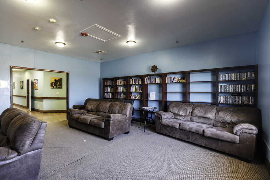 More Photos Of 16286 S Sunland Gin Rd, Arizona City Rehabilitation Center For Sale