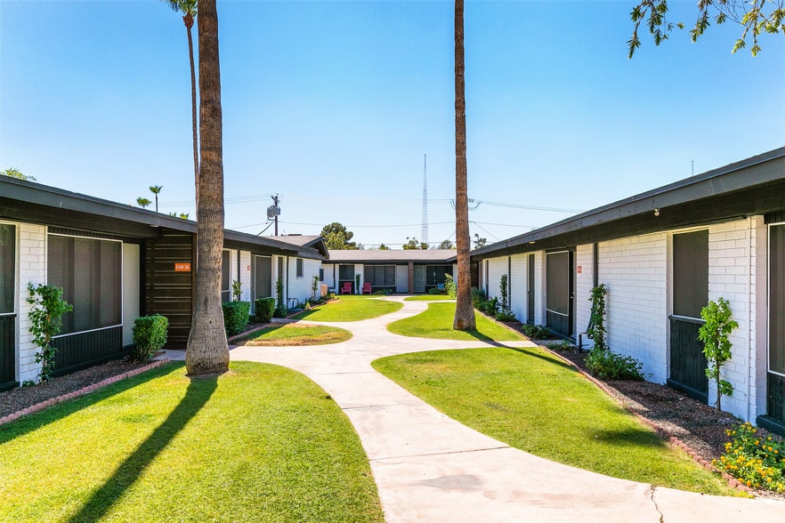 More Photos Of 2620 N 40th St, Phoenix Apartments For Sale