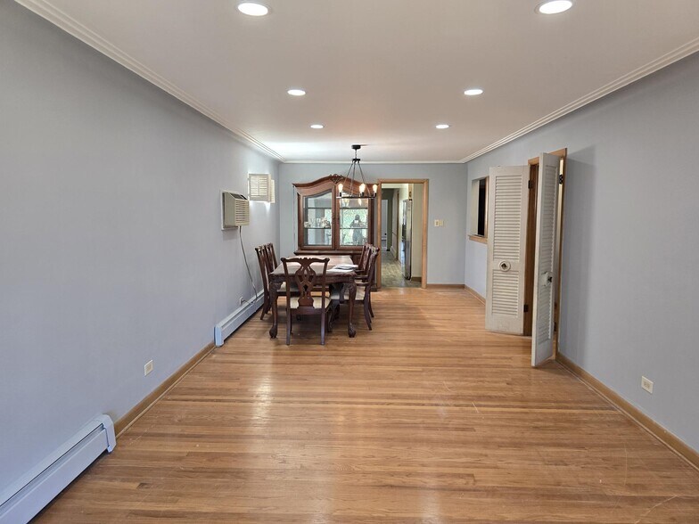 More Photos Of 6444 N Central Ave, Chicago Office For Sale