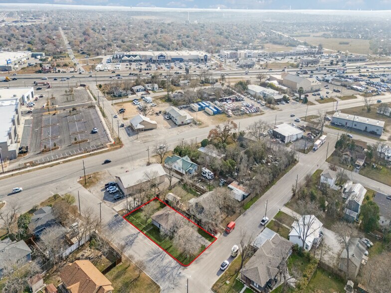 Primary Photo Of 1415 Jackson St, New Braunfels Office For Sale