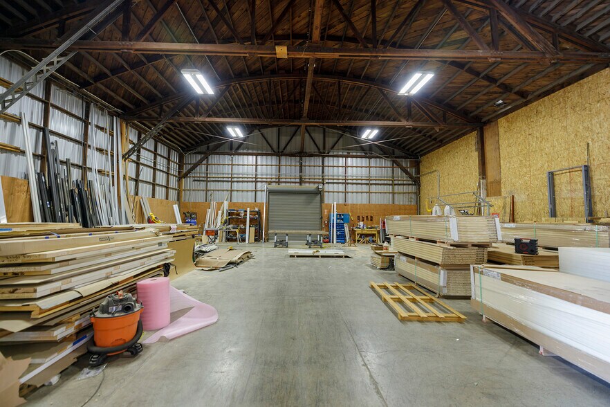 More Photos Of 270 Oak St, Manteca Warehouse For Lease
