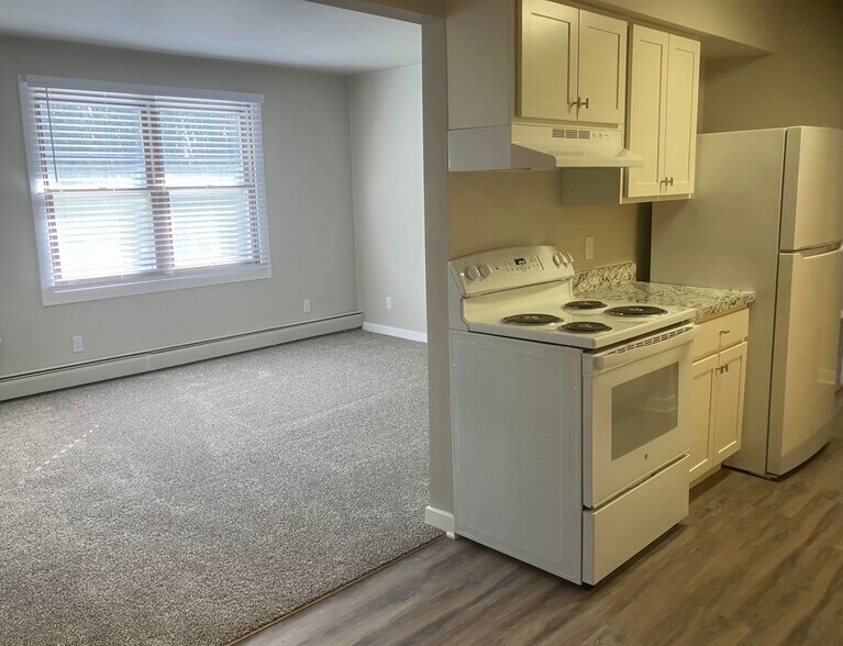 More Photos Of 415 W Fulton St, Waupaca Apartments For Sale