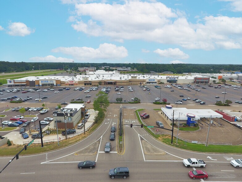 More Photos Of 1720-1722 Veterans Blvd, Mccomb Storefront For Sale