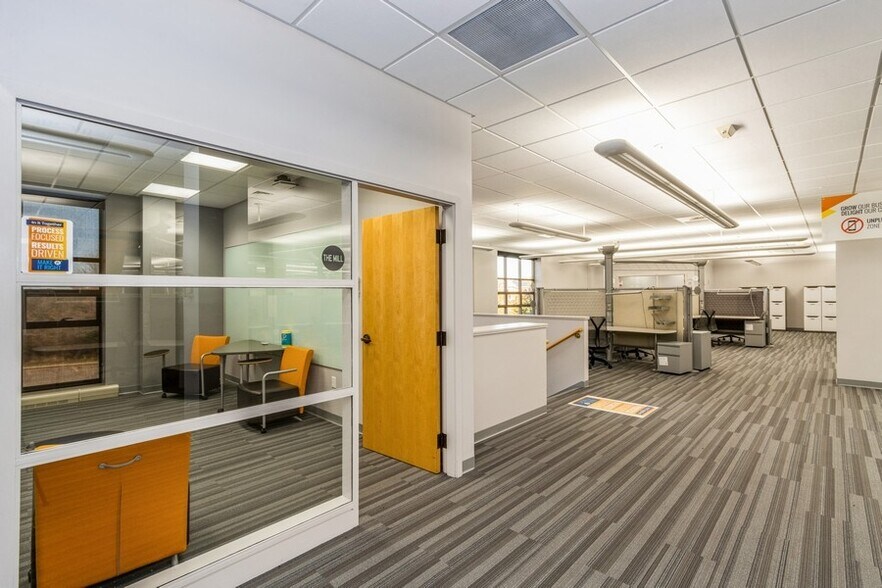 More Photos Of 2834 Northgate Dr, Iowa City Office For Lease