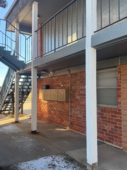 More Photos Of 1220 E Broadway St, Newton Apartments For Sale