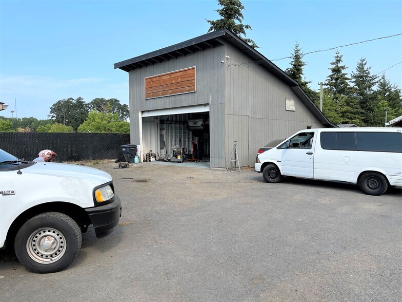 More Photos Of 2784-2800 Baseline St, Cornelius Auto Dealership For Sale