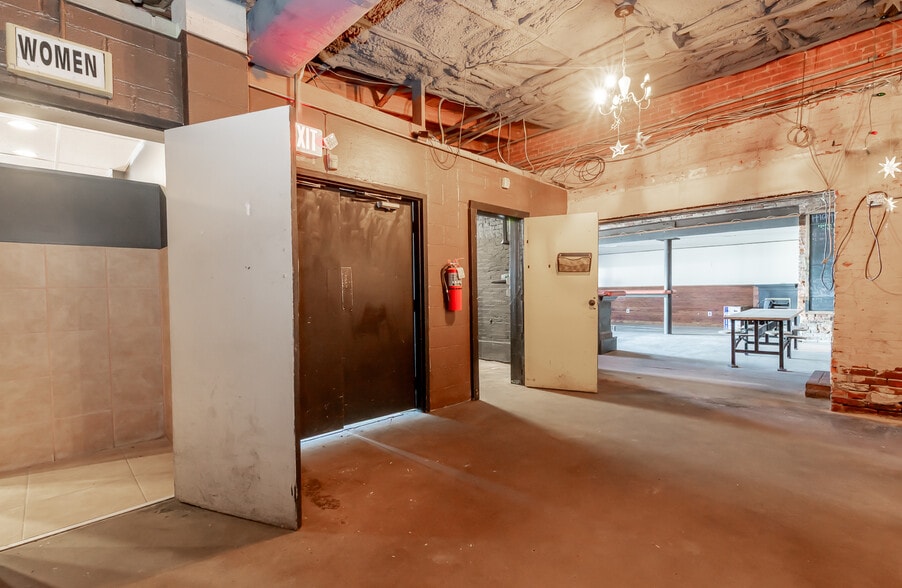More Photos Of 1032 Story Ave, Louisville Bar For Lease