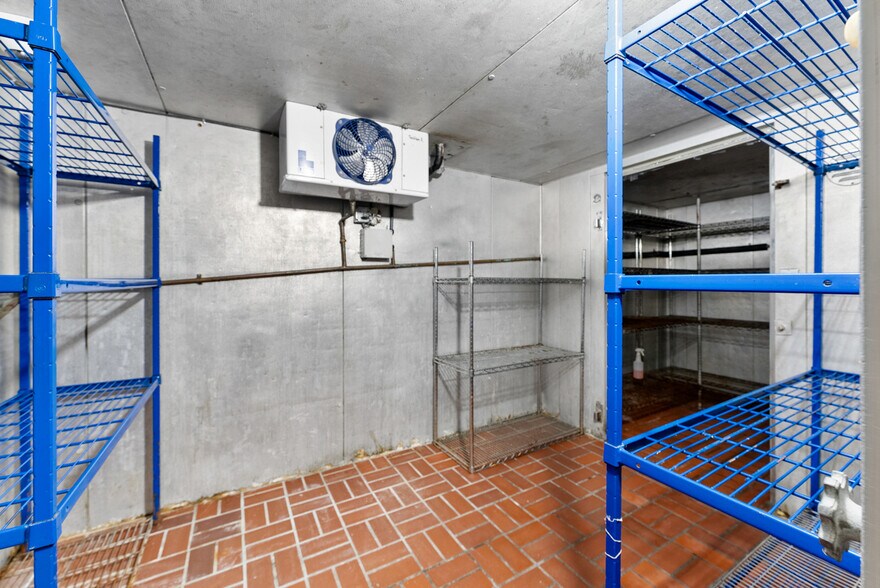 More Photos Of 135 Cooper St, Agawam Specialty For Sale