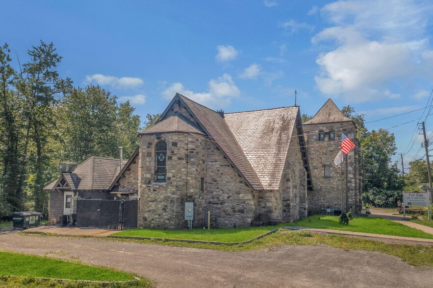 More Photos Of 1715 E Main St, Mohegan Lake Restaurant For Sale