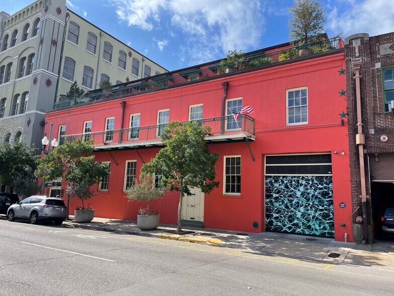 More Photos Of 747 Magazine St, New Orleans Office For Sale