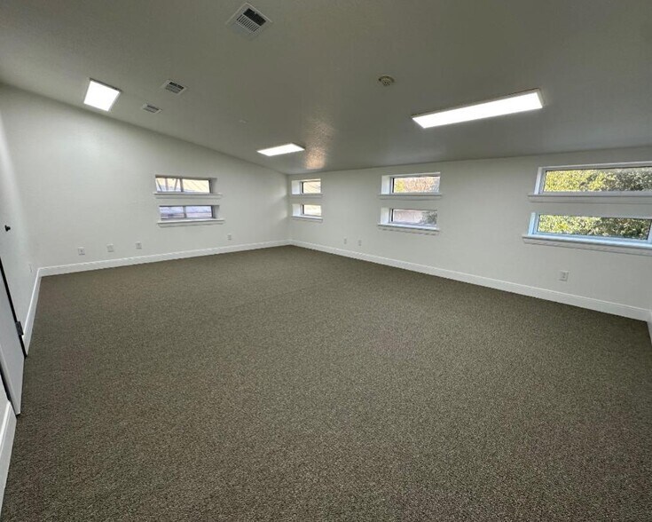 More Photos Of 400 Uhland Rd, San Marcos Unknown For Lease