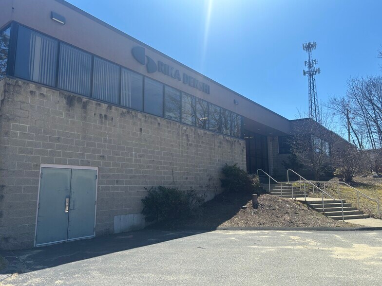 More Photos Of 112 Frank Mossberg Dr, Attleboro Office For Sale