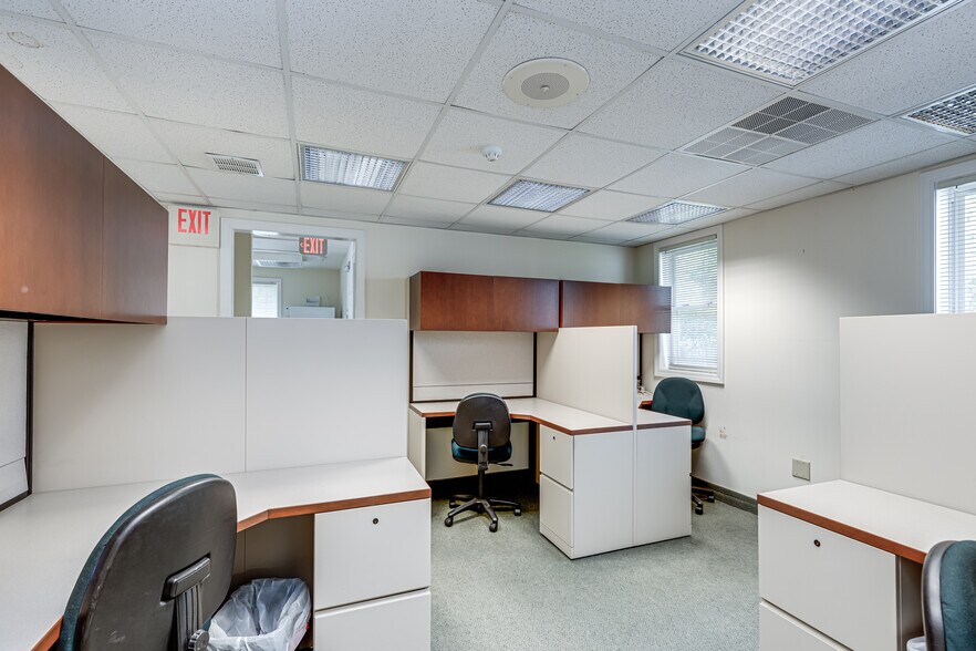 More Photos Of 221 S Main St, Flemington Office For Sale