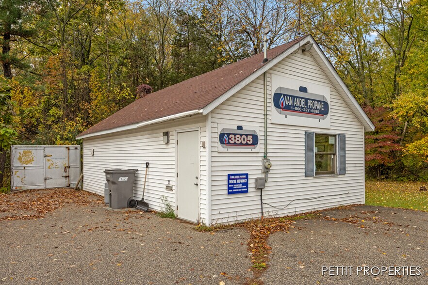 More Photos Of 3805 S Ravenna Rd, Ravenna Office For Sale