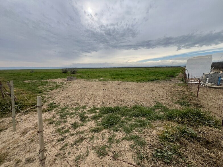 More Photos Of 12678 CA-33 hwy, Lost Hills Land For Sale
