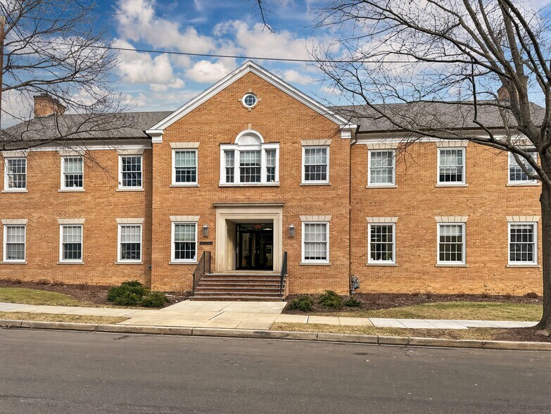 Primary Photo Of 4315 50th St NW, Washington Coworking Space