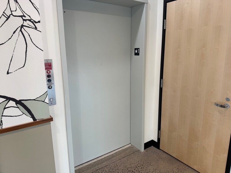 More Photos Of 125 Cap Ct, Eugene Light Distribution For Lease