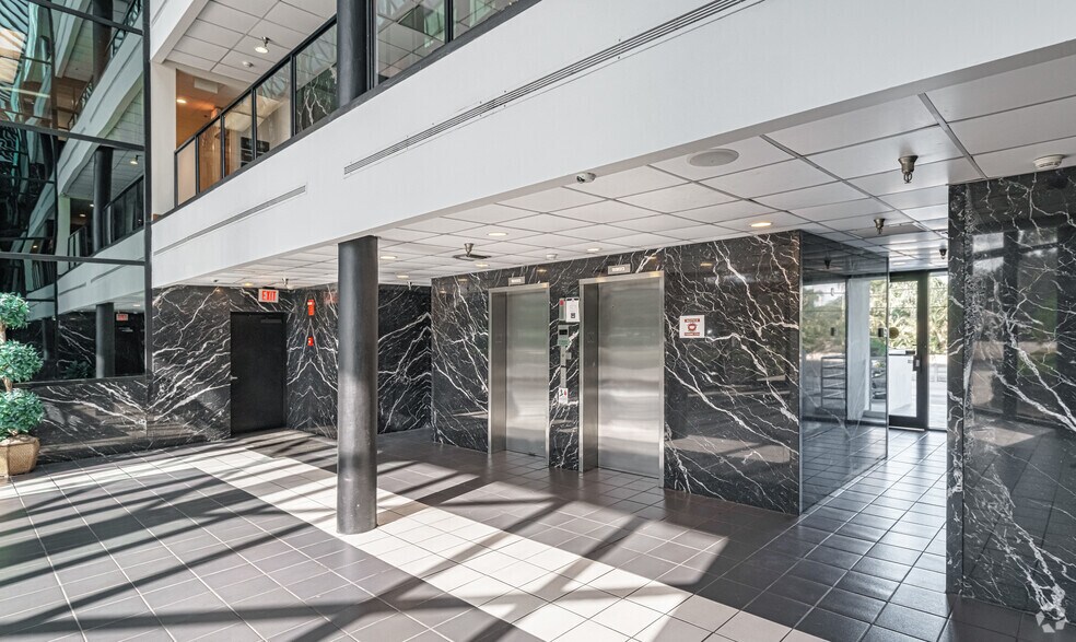More Photos Of 712 US Highway 1, North Palm Beach Office For Sale