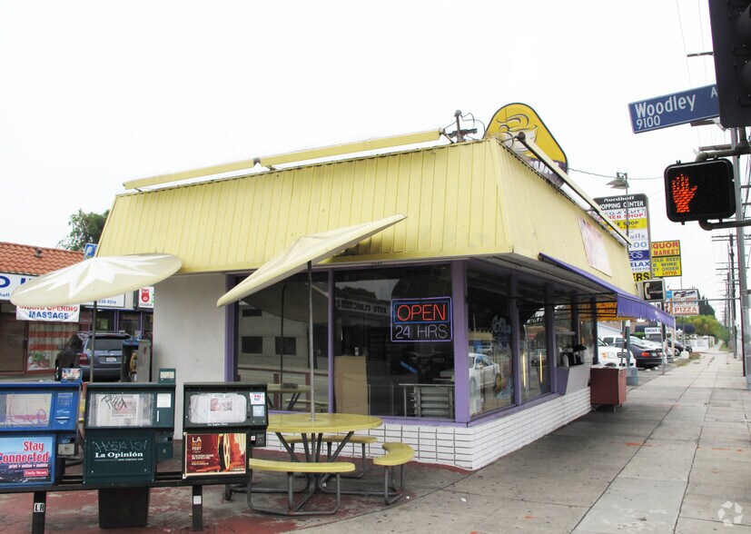 More Photos Of 16153-16167 Nordhoff St, North Hills Storefront For Lease