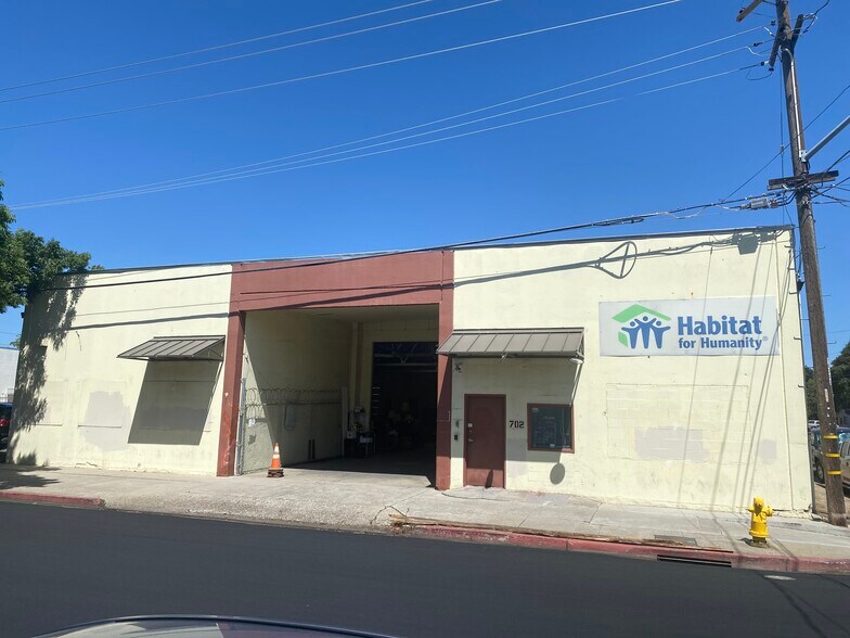 More Photos Of 702 Kearney Ave, Modesto Warehouse For Lease