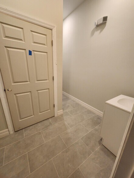 More Photos Of 8359 Stringfellow Rd, Saint James City Medical For Sale