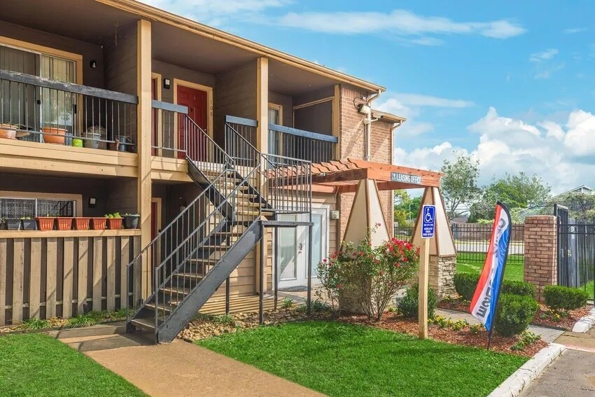More Photos Of 9402 Synott Rd, Houston Apartments For Sale