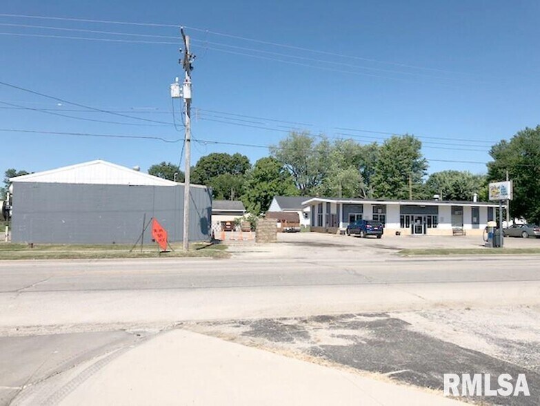 More Photos Of 1106 S Main St, Lewistown Storefront For Sale