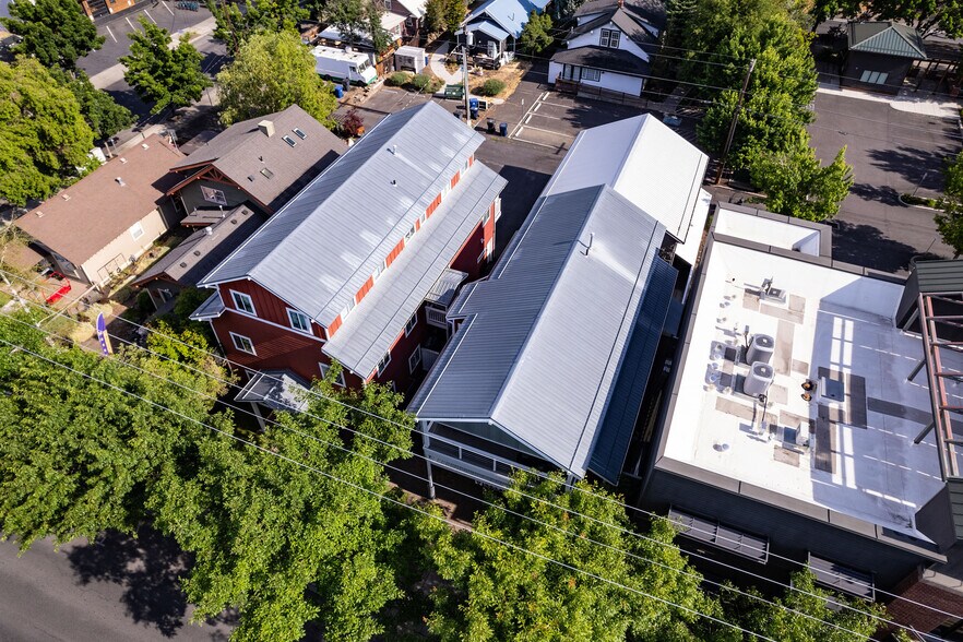 More Photos Of 626 NW Arizona Ave, Bend Office For Sale