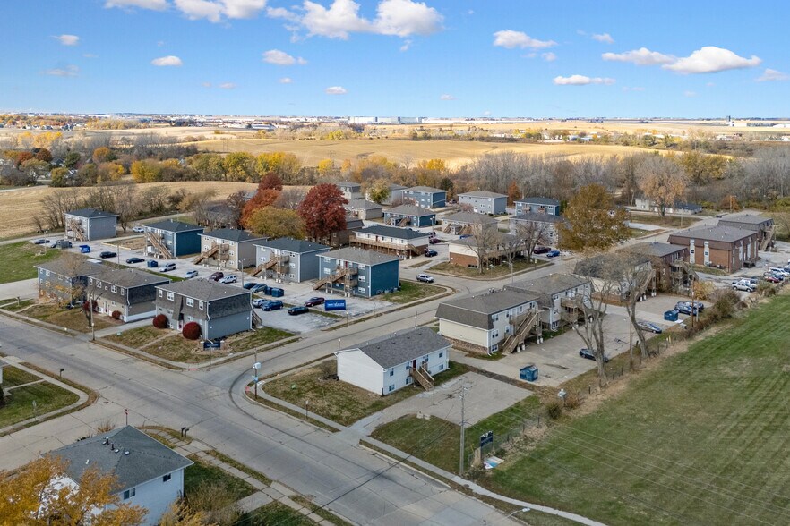 More Photos Of 322 W 65th St, Davenport Apartments For Sale