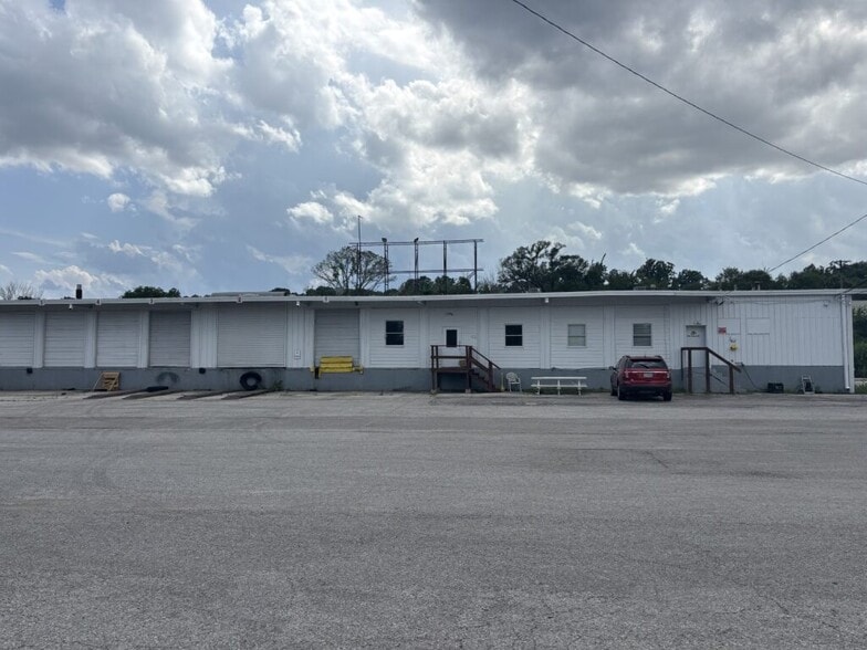 More Photos Of 510 Thatcher St, Saint Louis Truck Terminal For Sale