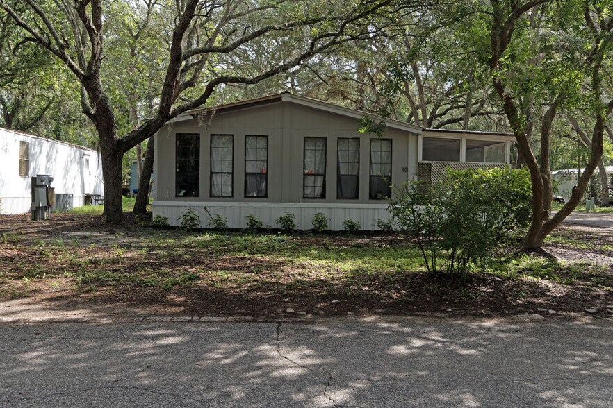 More Photos Of 14455 E Highway 25, Ocklawaha Manufactured Housing Mobile Home Park For Sale