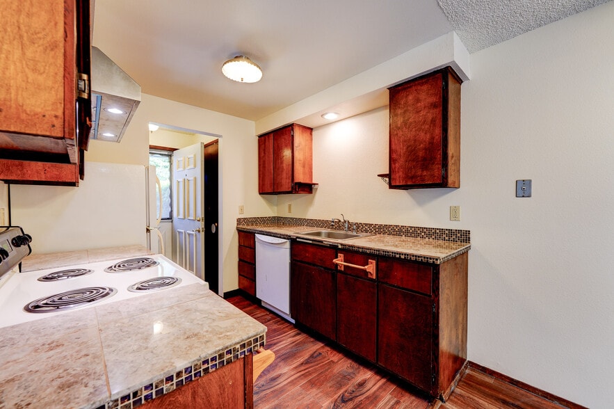 More Photos Of 1397-1407 SE 130th Ave, Portland Apartments For Sale