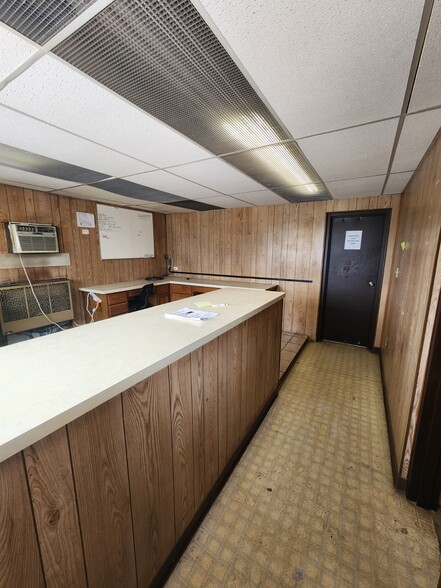 More Photos Of 103 Quarry Rd, Rochelle Warehouse For Lease