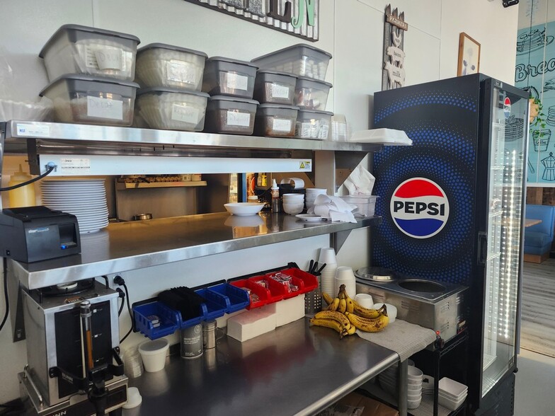 More Photos Of 2506 N Randall Rd, Elgin General Retail For Lease