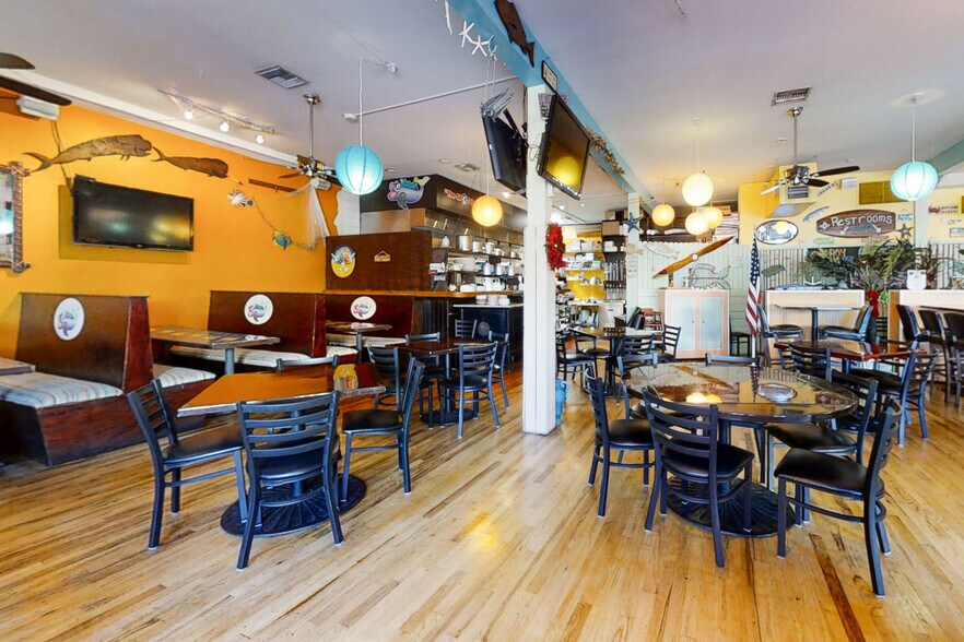 More Photos Of 1931 Old Dixie Hwy, Vero Beach General Retail For Sale