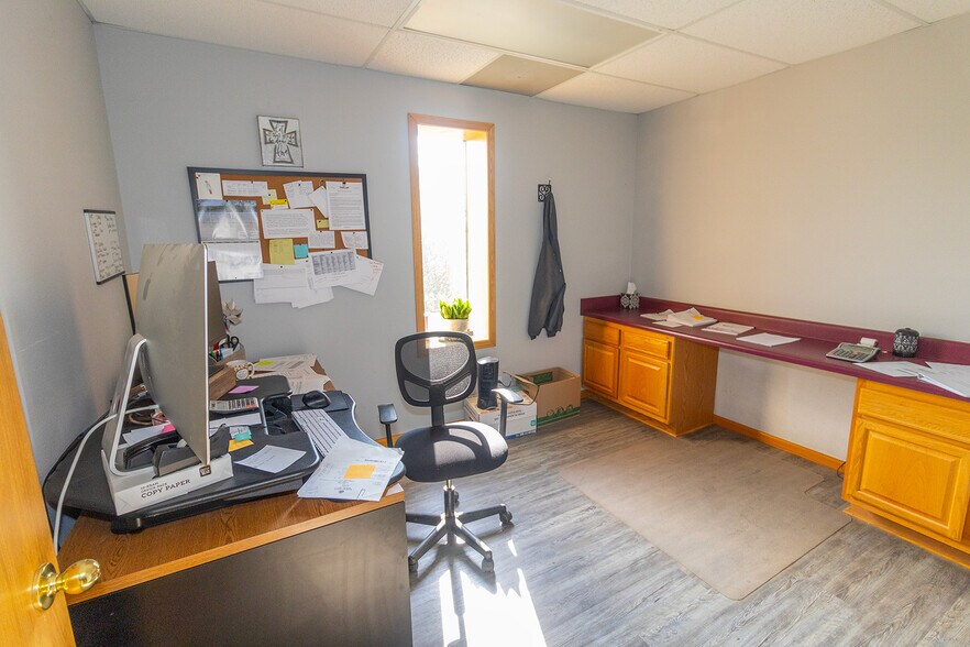 More Photos Of 1919 W Central Ave, El Dorado Warehouse For Lease