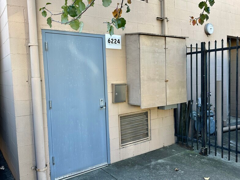 More Photos Of 6224 Fresno Ave, Richmond Office For Lease
