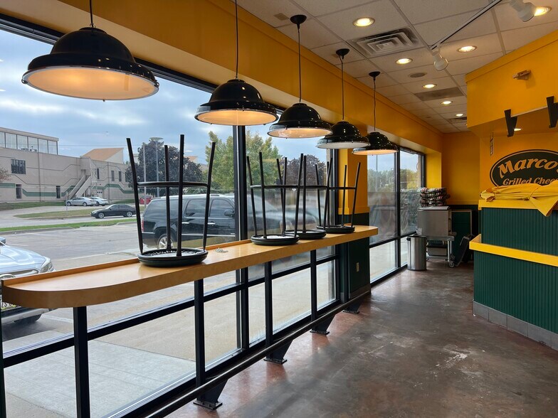 More Photos Of 1621 S 1st Ave, Iowa City Fast Food For Lease