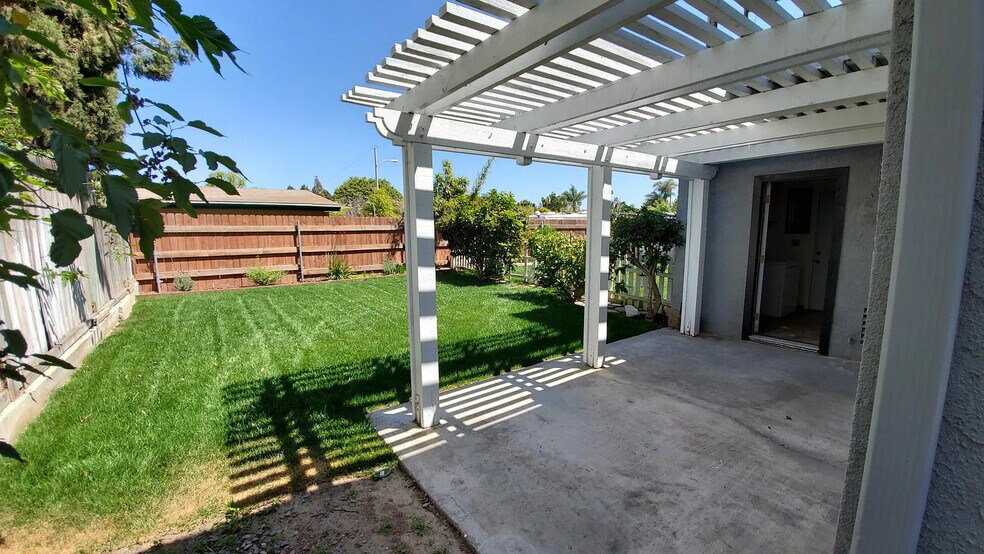 More Photos Of 416 Hamilton St, Costa Mesa Apartments For Sale